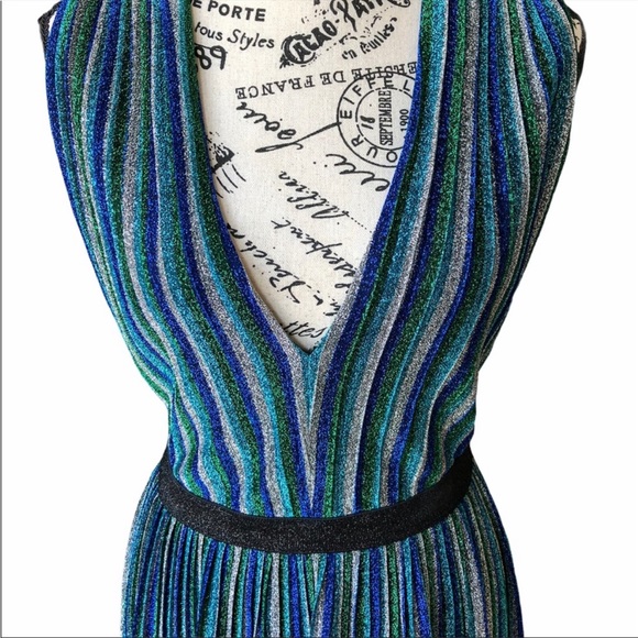 BCBG Dress size large Wore Once - Beautiful Metallic Blues and Greens dress. - Picture 11 of 15